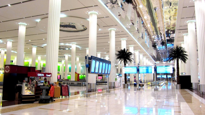 http://www.comfortablelife.asia/images/2011/04/00-Kanku-Dubai_Airport_001_014_02.jpg