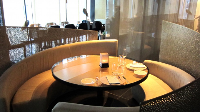 http://www.comfortablelife.asia/images/2011/05/ARMANI-Ristorante-GINZA_14.jpg