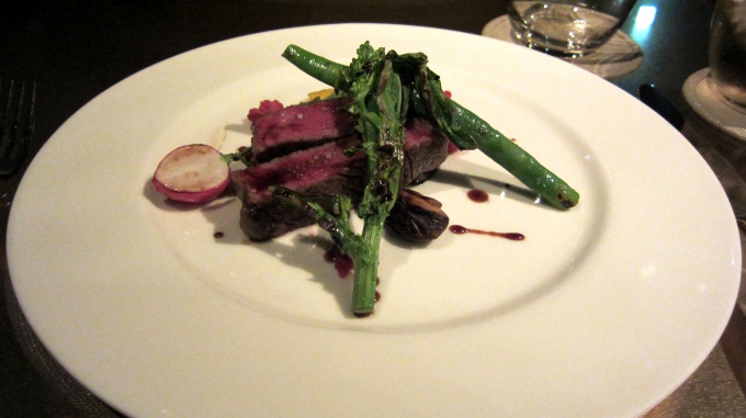 http://www.comfortablelife.asia/images/2011/06/ARMANI-Ristorante-GINZA_73.1.jpg