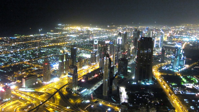 http://www.comfortablelife.asia/images/2011/06/Dubai-yakei_02.jpg