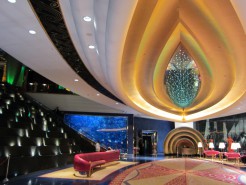 http://www.comfortablelife.asia/images/2011/07/02-Burj-Al-Arab-Lobbya-butler-Desk_0101-246x185.jpg