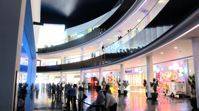 http://www.comfortablelife.asia/images/2011/07/20-DubaiAquarium_027-680x381.jpg