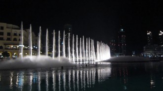 http://www.comfortablelife.asia/images/2011/09/16-Fountain-Show_008-330x185.jpg