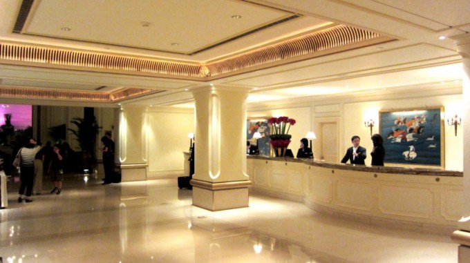 http://www.comfortablelife.asia/images/2011/10/ThePeninsulaHongKong_22-680x381.jpg