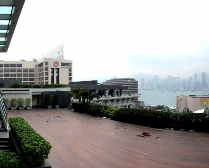 http://www.comfortablelife.asia/images/2011/11/Main-Terrace02-680x548.jpg