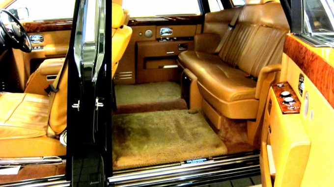 http://www.comfortablelife.asia/images/2011/11/Rolls-RoycePhantom2011_08-680x381.jpg