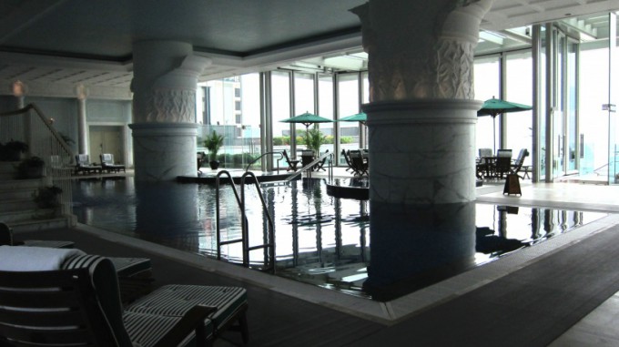 http://www.comfortablelife.asia/images/2011/11/Roman-SwimmingPool_07-680x381.jpg