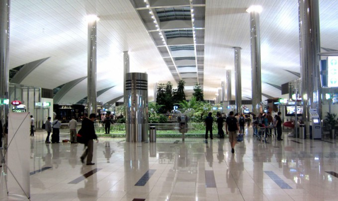 http://www.comfortablelife.asia/images/2012/01/Dubai.Airport.2011_05.5-680x405.jpg