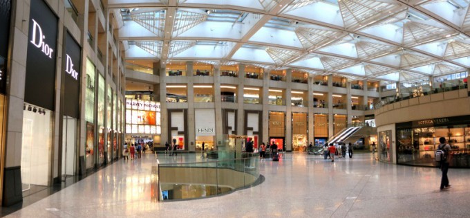 http://www.comfortablelife.asia/images/2012/11/Mall_pano1-680x315.jpg