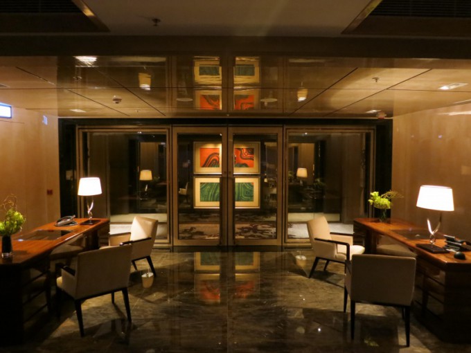 http://www.comfortablelife.asia/images/2012/12/The-Ritz-Carlton-Club.2012_40-680x510.jpg