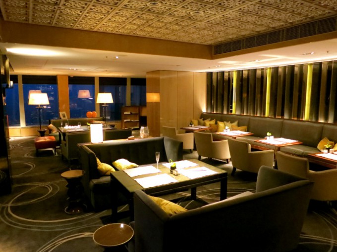 http://www.comfortablelife.asia/images/2013/02/The-Ritz-Carlton-Club.2012_36-680x510.jpg
