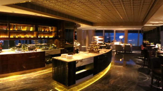 http://www.comfortablelife.asia/images/2013/02/The-Ritz-Carlton-Club.2012_38.5-680x382.jpg