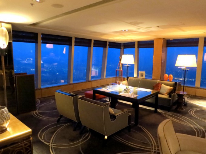 http://www.comfortablelife.asia/images/2013/02/The-Ritz-Carlton-Club.2012_41-680x510.jpg