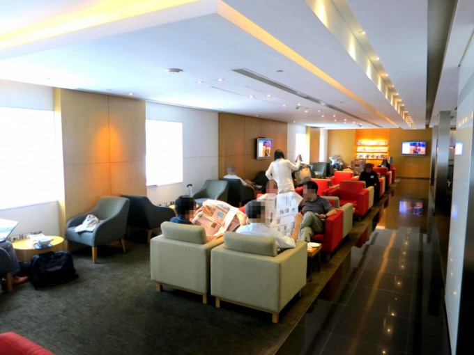 http://www.comfortablelife.asia/images/2013/04/Cathay-Busi-L.2012_07-680x510.jpg