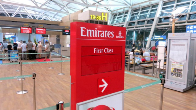 http://www.comfortablelife.asia/images/2013/04/Emirates-Check-in.2012_01-680x382.jpg