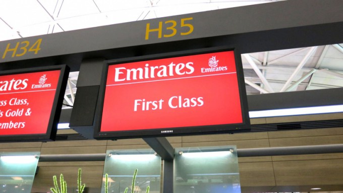 http://www.comfortablelife.asia/images/2013/04/Emirates-Check-in.2012_05-680x382.jpg