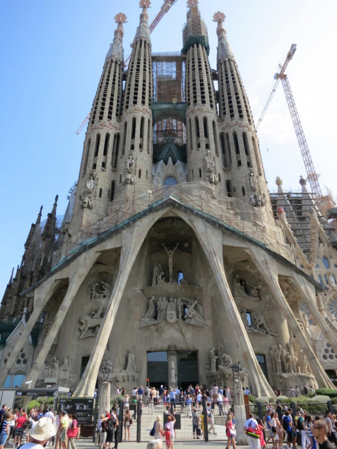 http://www.comfortablelife.asia/images/2013/08/Sagrada-Familia.2012_051-680x906.jpg