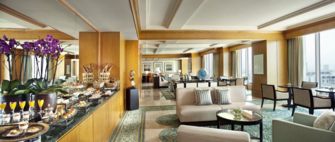 http://www.comfortablelife.asia/images/2013/10/Ritz_Dubai_Intl_Fin_Ctr_00072_Lounge-680x289.jpg