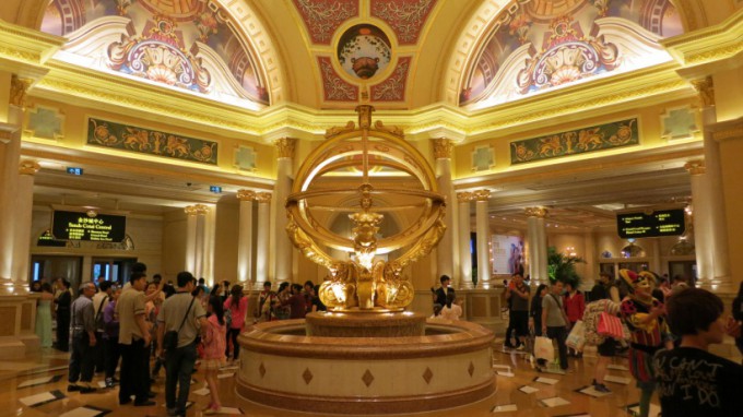 http://www.comfortablelife.asia/images/2014/01/The-Venetian-Macao_19-680x382.jpg