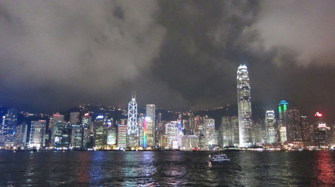 http://www.comfortablelife.asia/images/2014/01/Victoria-Harbour-680x381.jpg