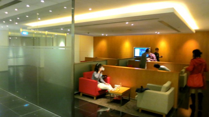 http://www.comfortablelife.asia/images/2014/05/Cathay.Business-Class_028-680x382.jpg