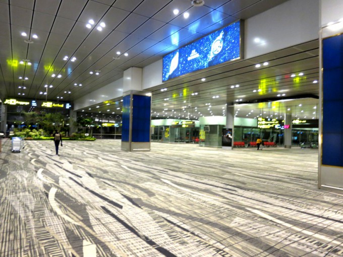 http://www.comfortablelife.asia/images/2014/06/Changi-Airport.2014_01-680x510.jpg