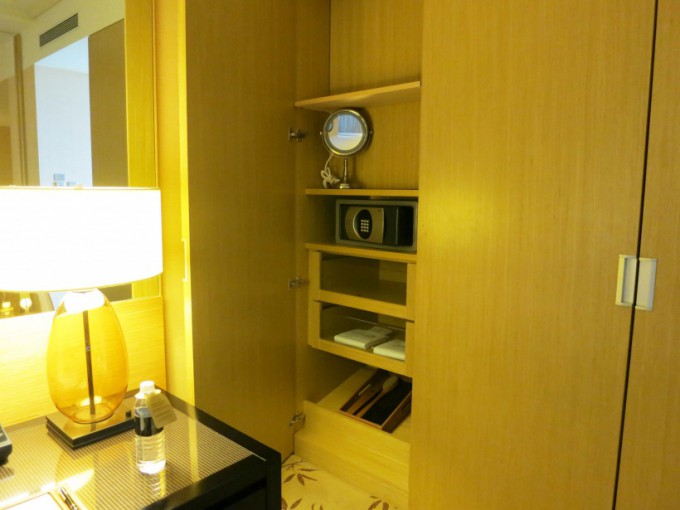 http://www.comfortablelife.asia/images/2014/09/Orchid-Suite.2014_62-680x510.jpg