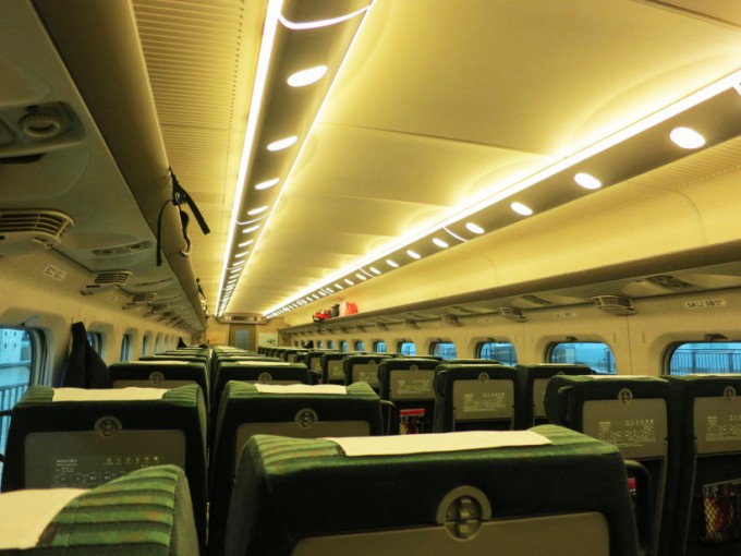 http://www.comfortablelife.asia/images/2015/03/Shinkansen.Green_.2015_102-680x510.jpg