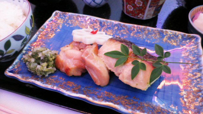 http://www.comfortablelife.asia/images/2015/04/CX-First-class-Lunch_024-680x382.jpg