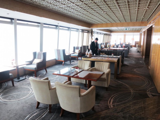 http://www.comfortablelife.asia/images/2015/05/01_Ritz-Carlton-Club_005-680x510.jpg