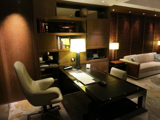 Premier Executive Suite_006