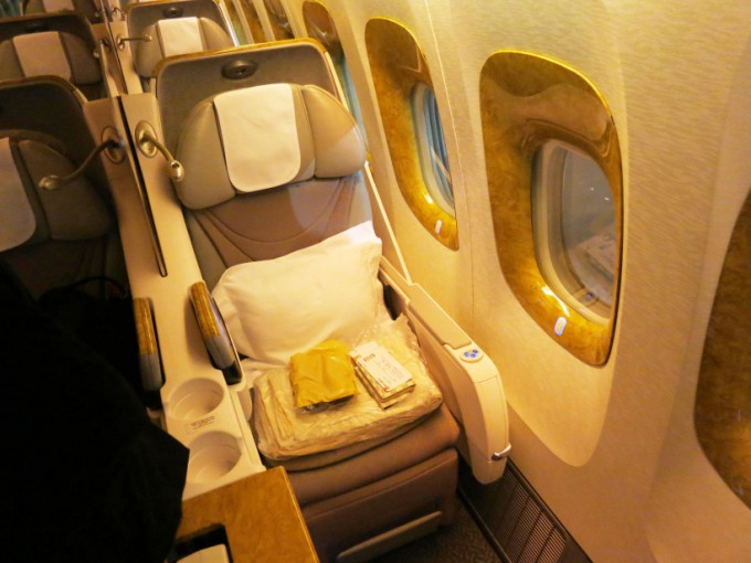 EK B777-200 Business class_13