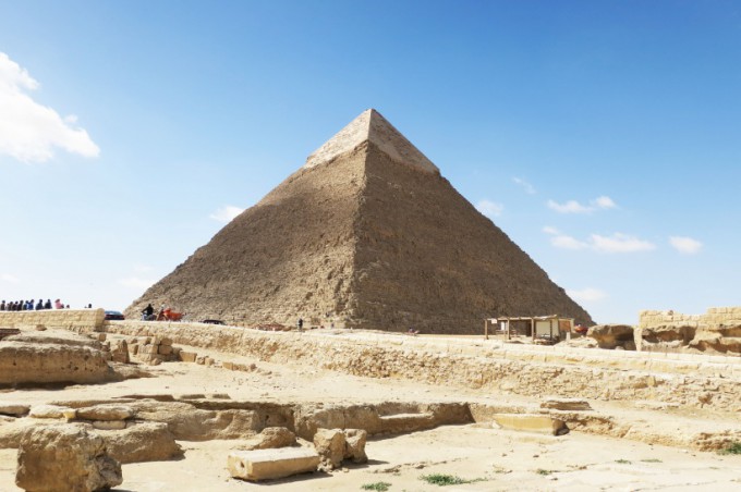 http://www.comfortablelife.asia/images/2016/06/Great-Pyramid-of-Khufu_27-680x452.jpg