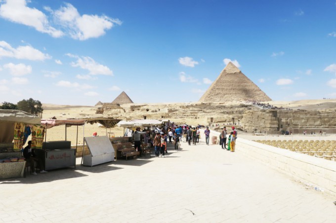 http://www.comfortablelife.asia/images/2016/08/Great-Pyramid-of-Khufu_42-680x452.jpg